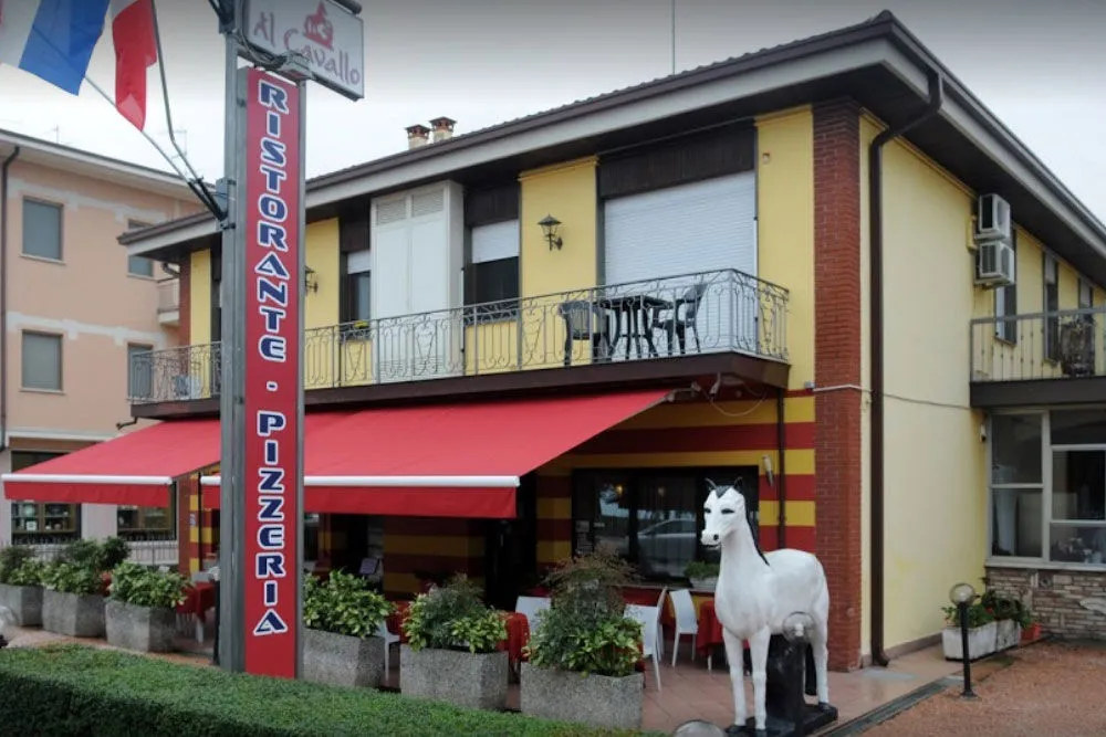 Per prenotazioni e informazioni